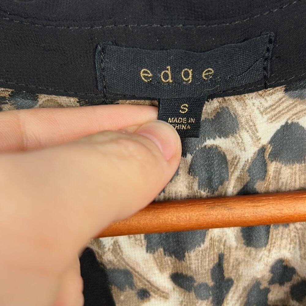 Edge small leopard print sheer button down front pocket blouse - Picture 4 of 8